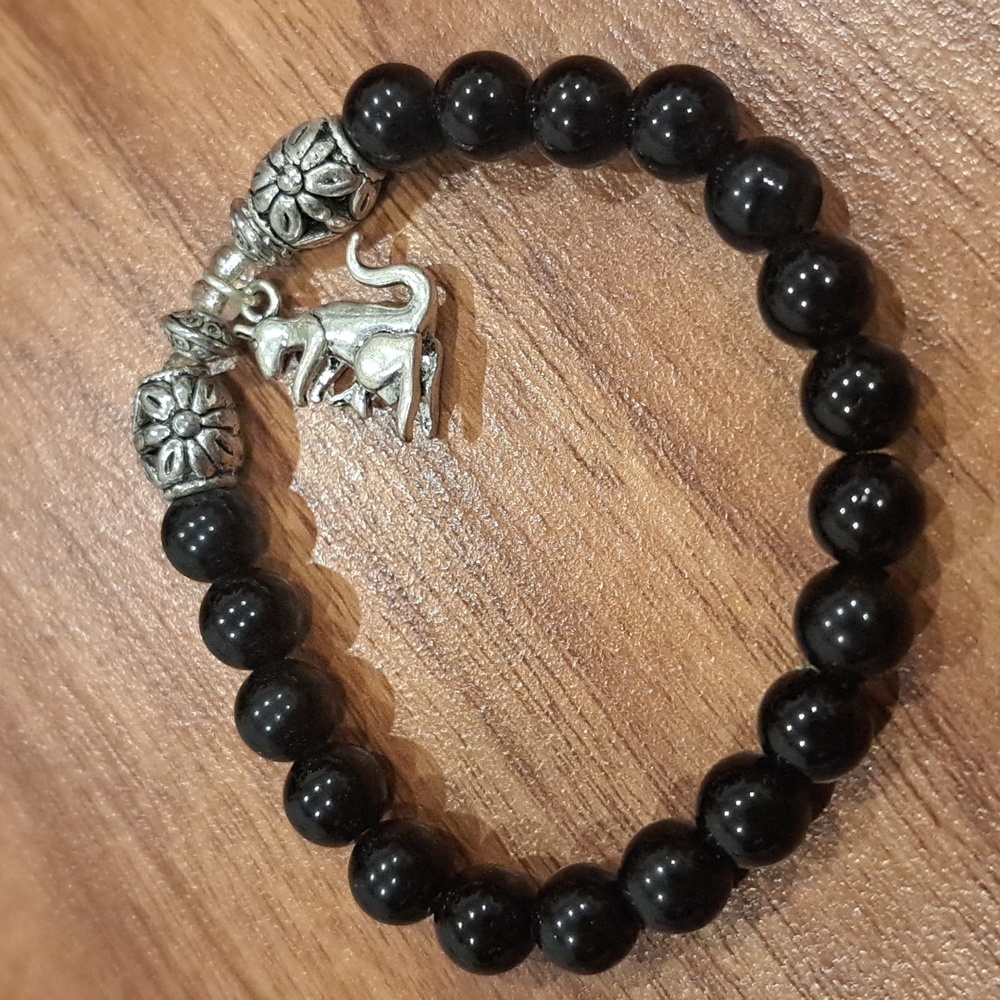 Black beaded bracelet with kangaroo charm